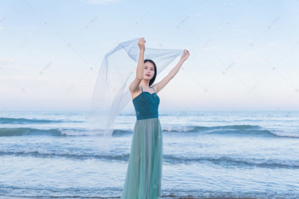 Since you can't touch Zhao Linger and Li Ling, you won't feel uncomfortable. You just shake your head and run into the guest room. Take off your clothes and get into bed. Please remember our website: Bi Bi Qi.
