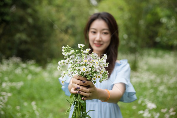 杭州东站旁，泡脚按摩享休闲，桑拿约茶舒筋骨